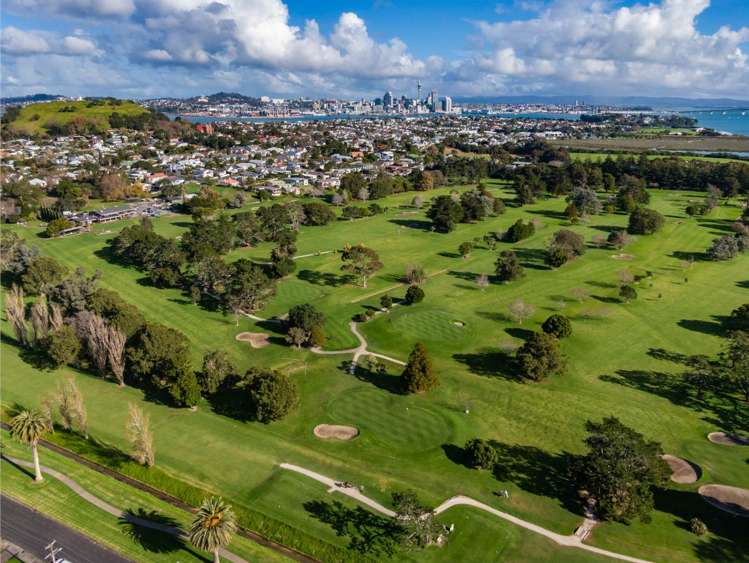 18 Wairoa Road Narrow Neck_23