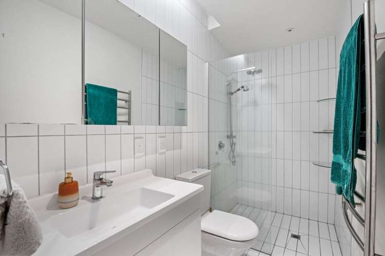 311/28 College Hill 1664_6