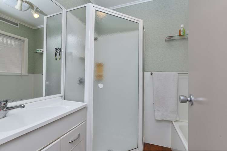 23 Tiri Tiri Road Birkdale_11