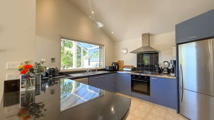 19 Crown Reef Pauanui_6