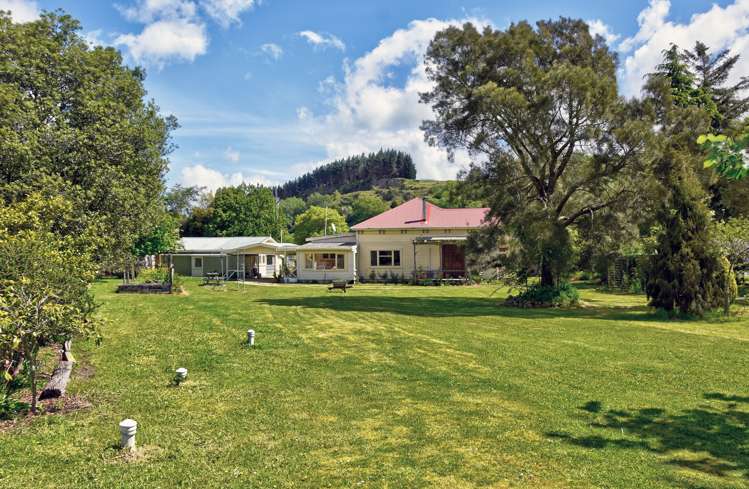 1394 Opaki Kaiparoro Road Mauriceville_14