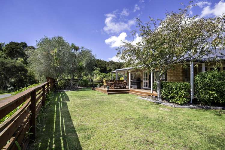 26 Bernie Edwards Place Botany Downs_25