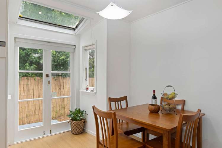 118 Old Farm Road Hamilton East_8