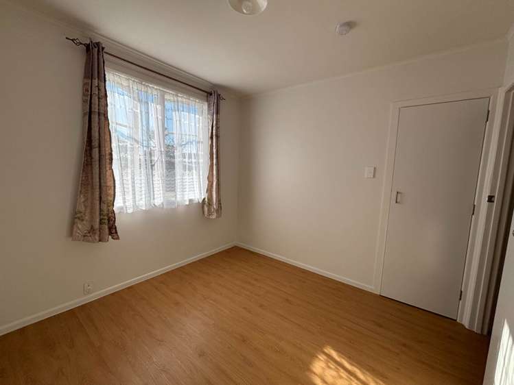 72 Roberts Road Te Atatu South_11