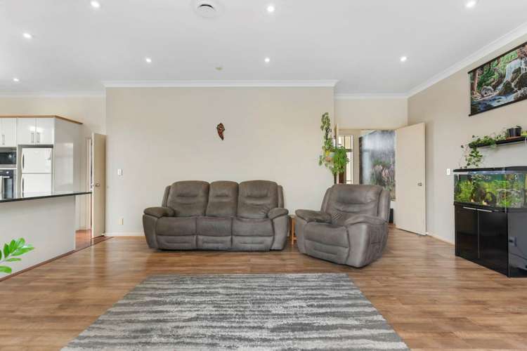 11 Ballydonegan Rise East Tamaki_13