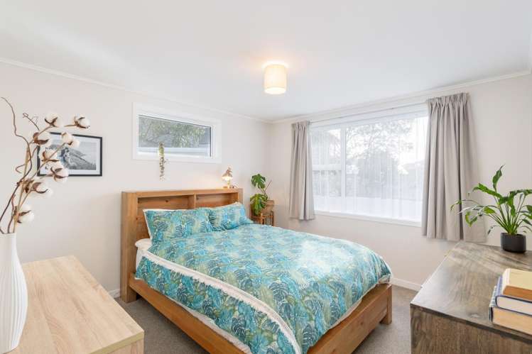 9 Harold Grove Stokes Valley_10