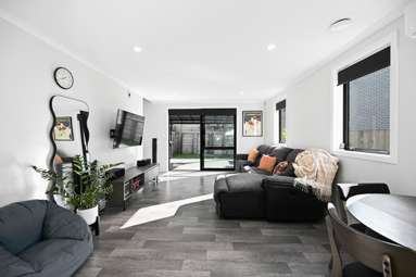 2/63 Cabourne Drive_4