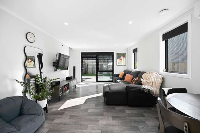 2/63 Cabourne Drive Glenview_4