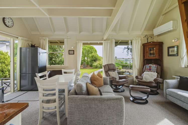 1383 + 1385 Coast Road Karitane_3