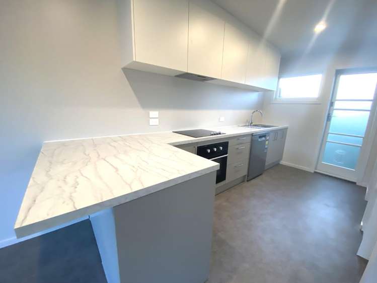 3/493A Devonport Road Avenues_1