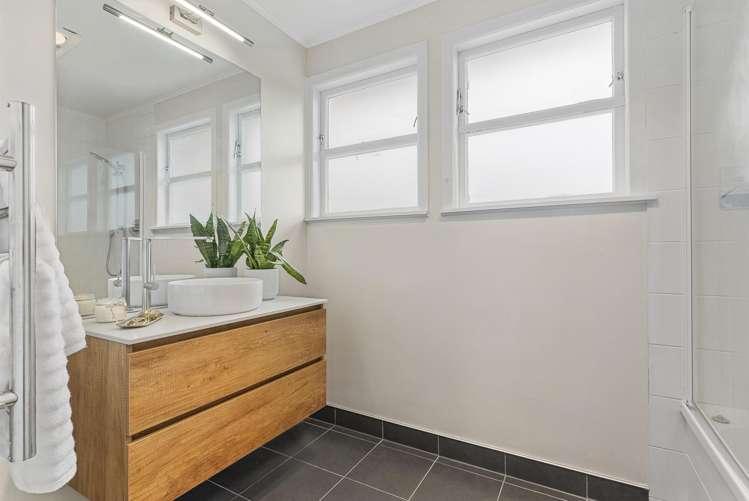 76 Lauderdale Road Birkdale_8