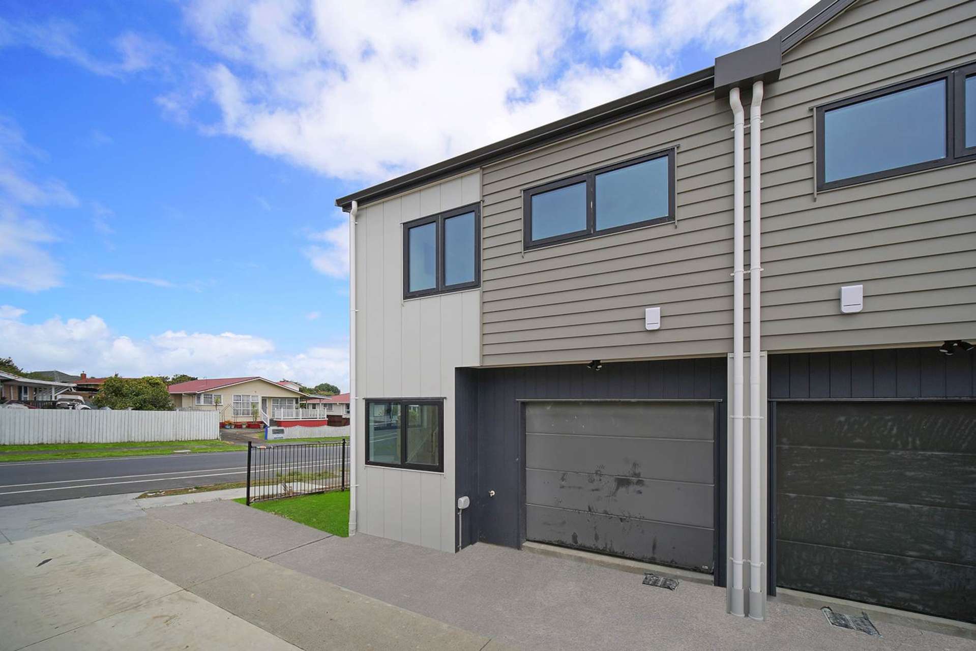 Unit 2/40 Friesian Drive Mangere_0