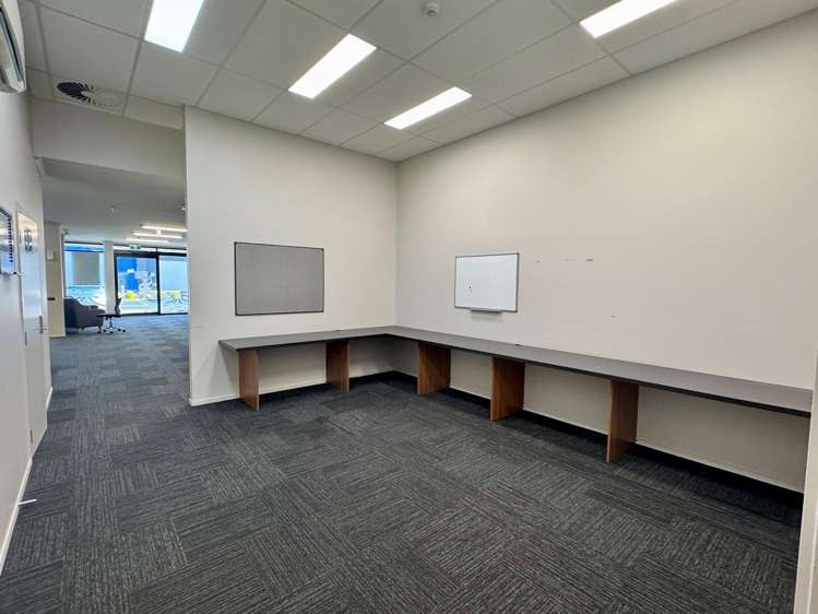 Tenancy 3/18 Karewa Place Te Rapa_5