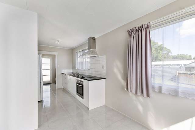 7 Almay Place Clover Park_4