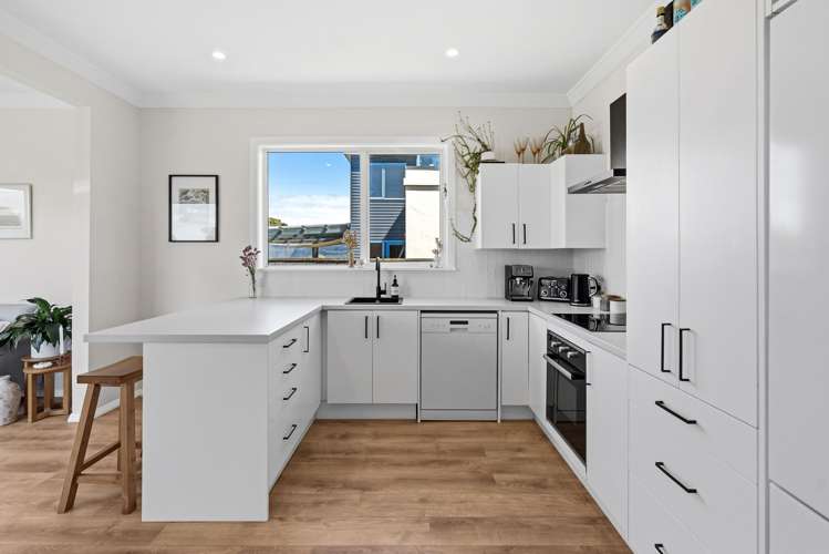 10 Marine Parade ōtaki Beach_6