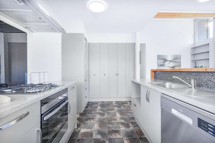 24 Ashurst Avenue Pukete_4