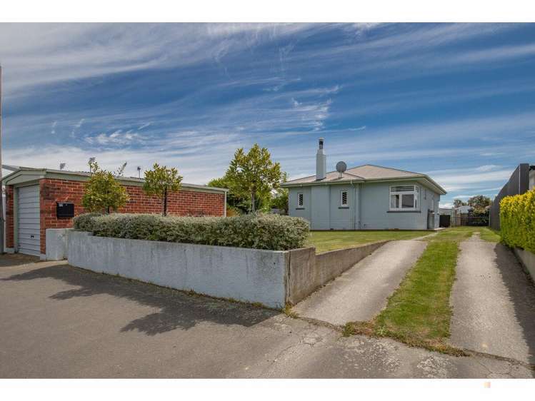 19 Raymond Street West End_15