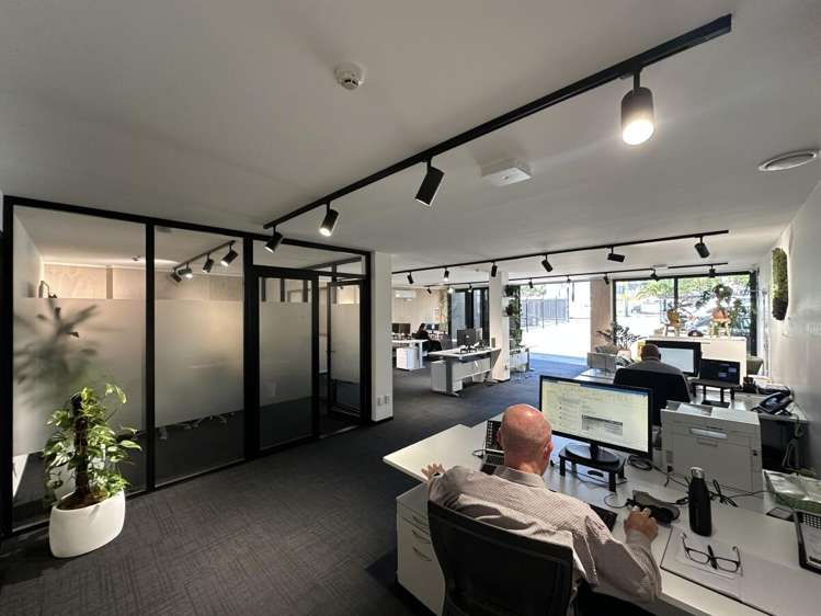 343 New North Road_0