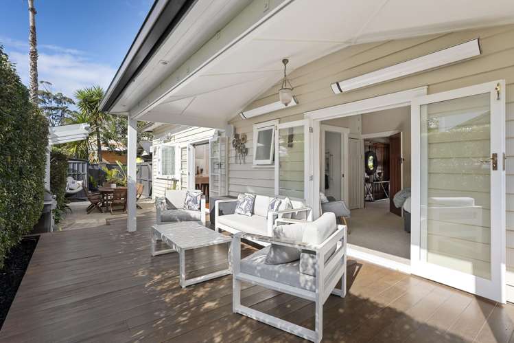 24 Queensway Three Kings_23