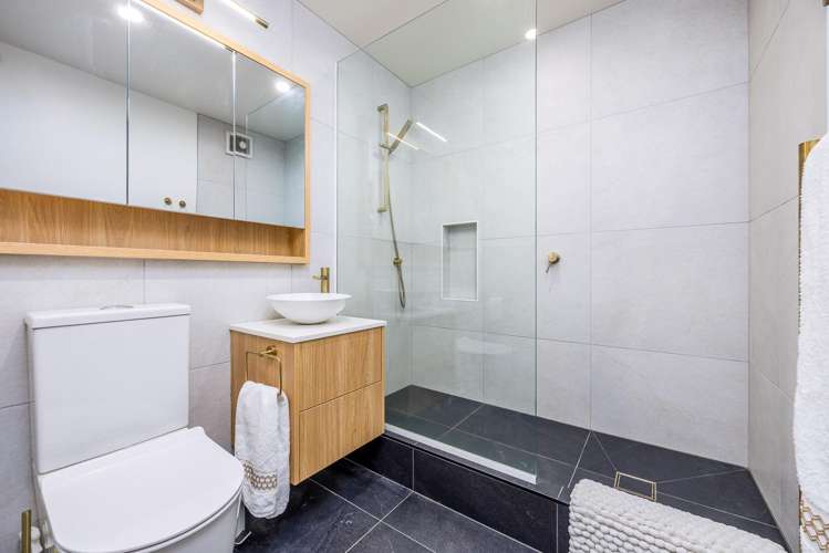 2/192 Queen Street Northcote Point_15