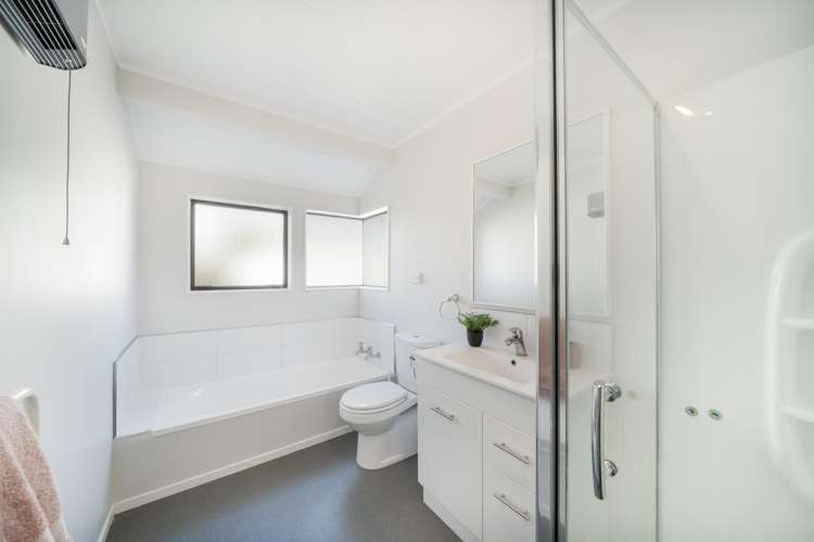 12 Longmont Terrace Churton Park_17