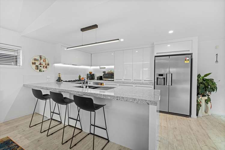 6 Fred Carr Place One Tree Point_5