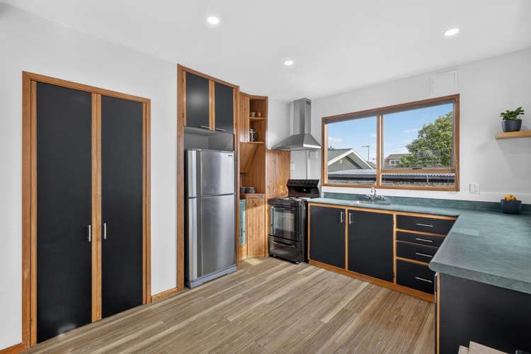 2/146 Beach Road North New Brighton_5