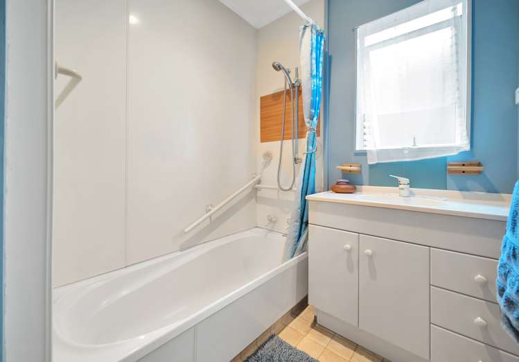 1/413a Suffolk Road Stoke_9