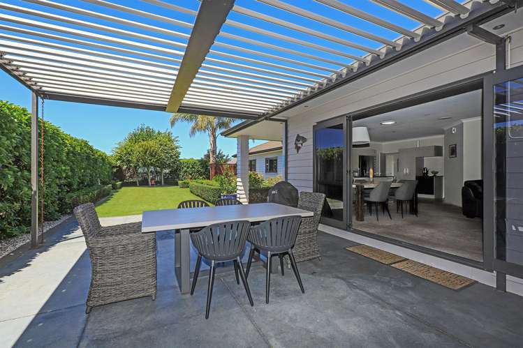 6 Lardon Place Frimley_10