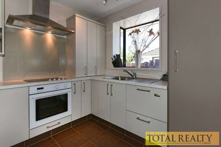 16 Davidson Crescent Hornby_11