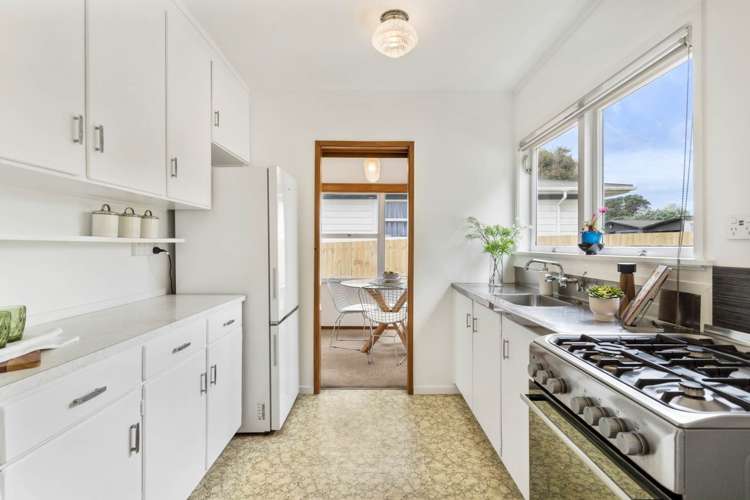 15 Rambler Crescent Beach Haven_8