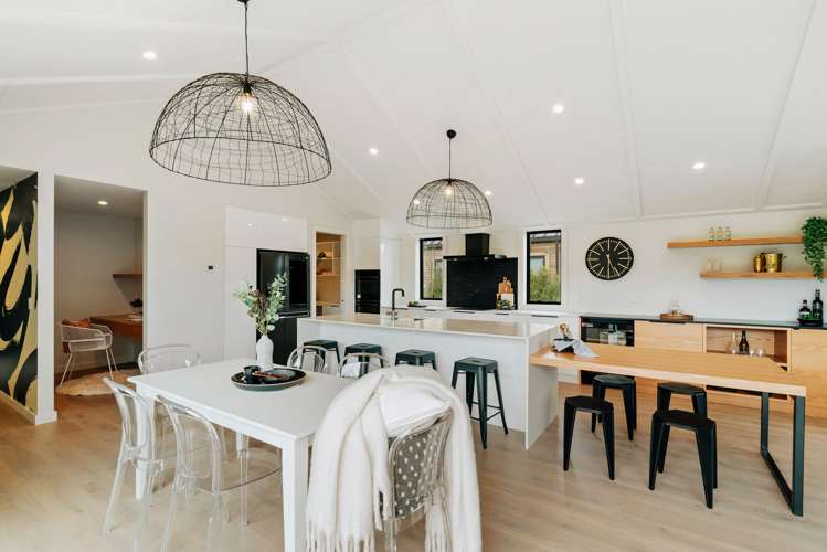 19 Falconer Rise Jacks Point_5