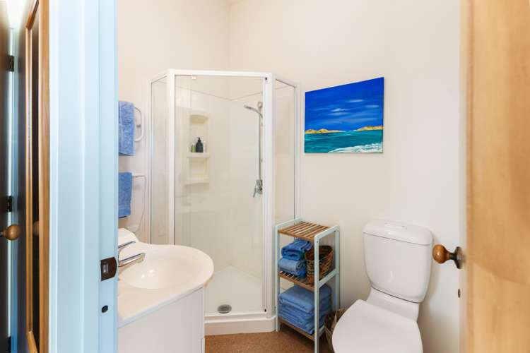 11 Russell Heights Russell_19