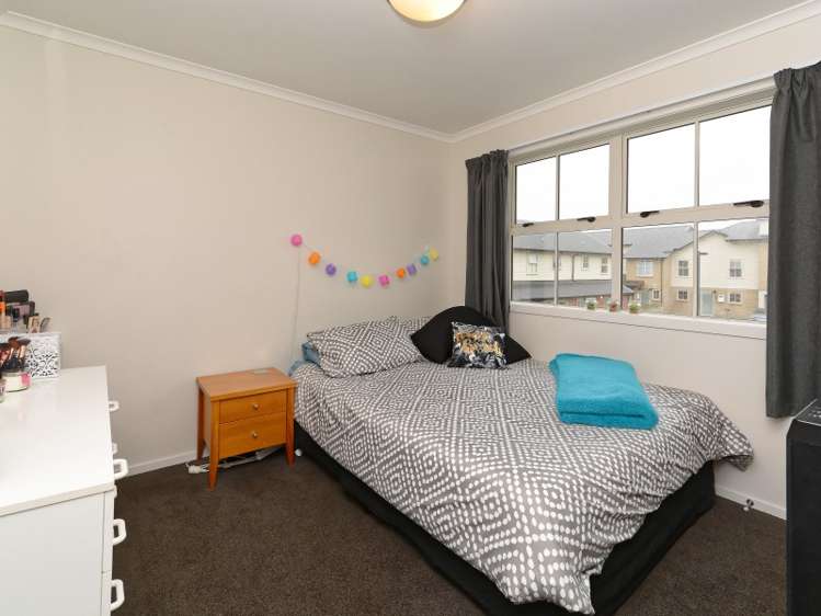 22 Chiefs Court Hamilton East_8