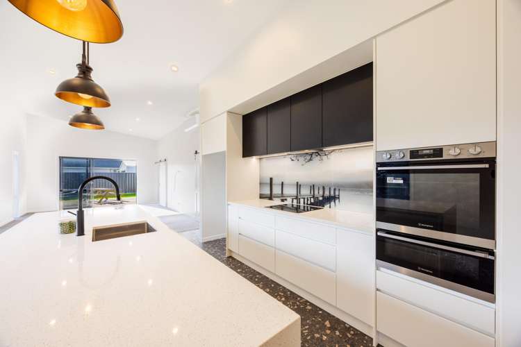 8 Holyrood Terrace_1