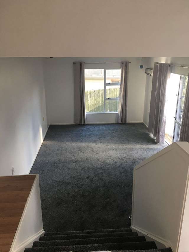 2/70 Seaview Road Glenfield_4