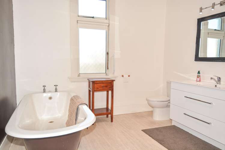 54 Earnslaw Street Avenal_13