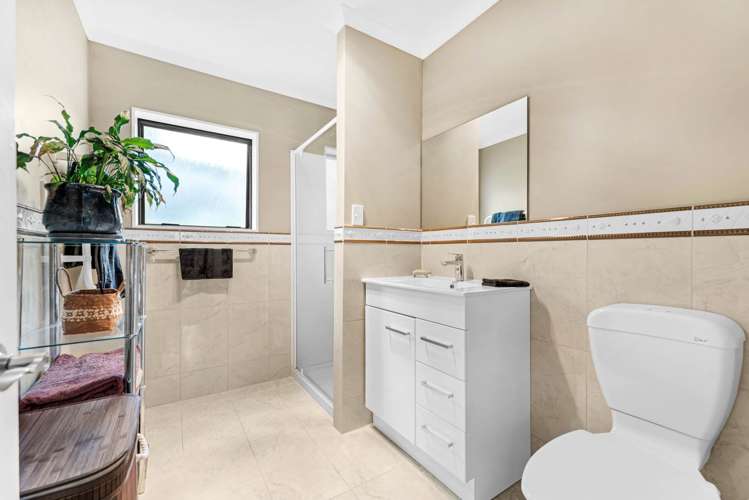 7 Holsten Place Massey_23