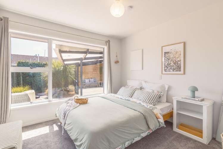 b/199 Rocking Horse Road Southshore_11