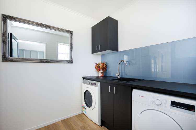 42 Clyde Crescent Roslyn_20