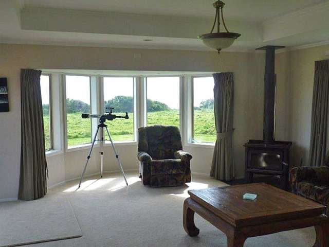 282 Tai Road Opunake_3