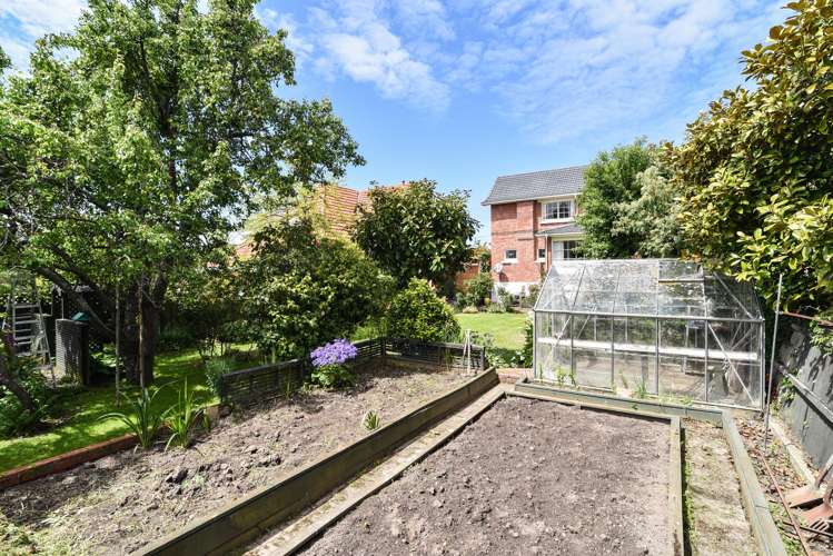 24 Sandringham Street Saint Clair_31