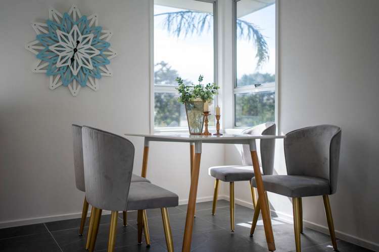 7 Erica Road Sunnynook_13