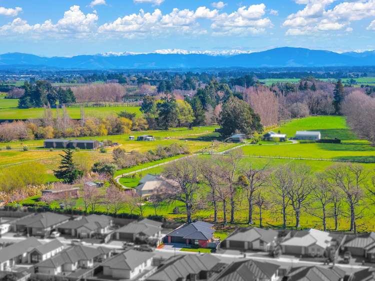 63 Quinn Crescent Woodend_14