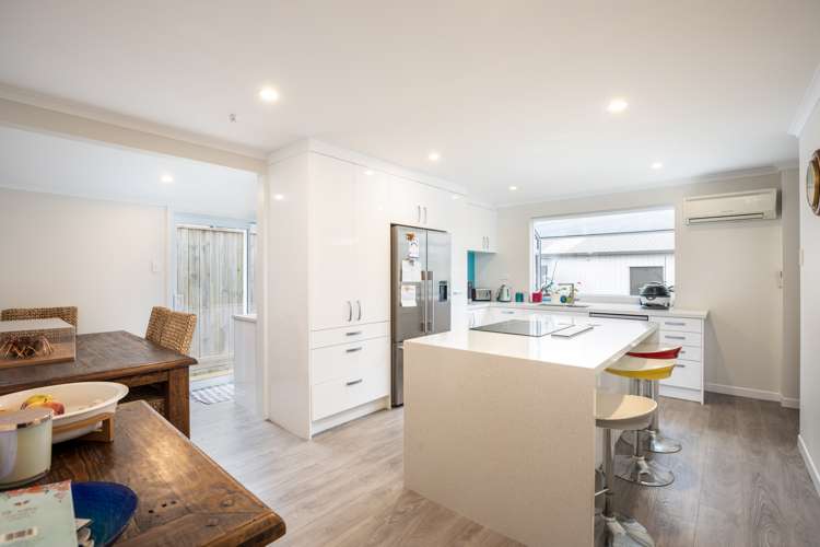 8 York Crescent Westown_13