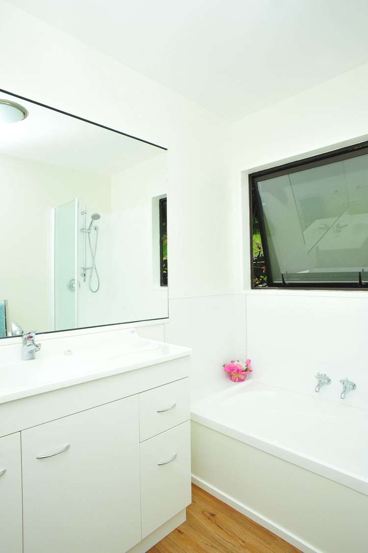 24 Gilmour Terrace Lyttelton_13