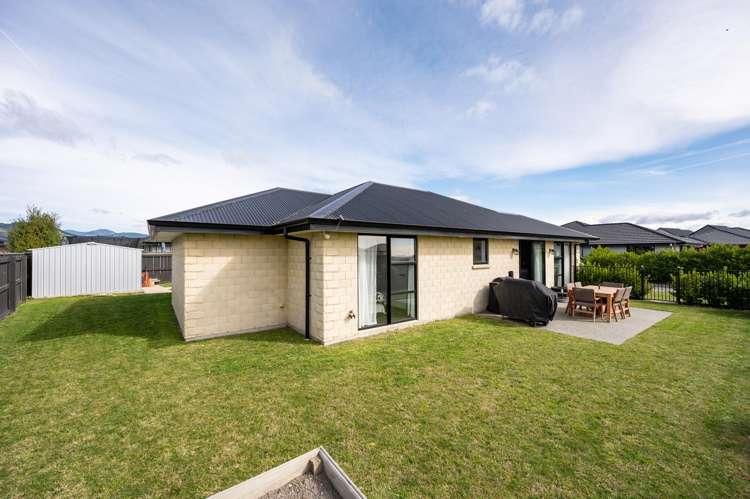 5 Mulberry Lane Richmond_12