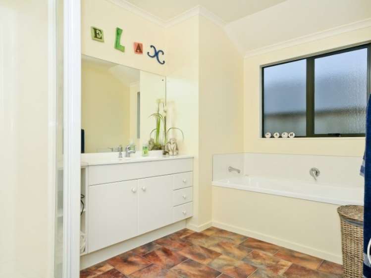 54 Diomede Glade Flagstaff_8