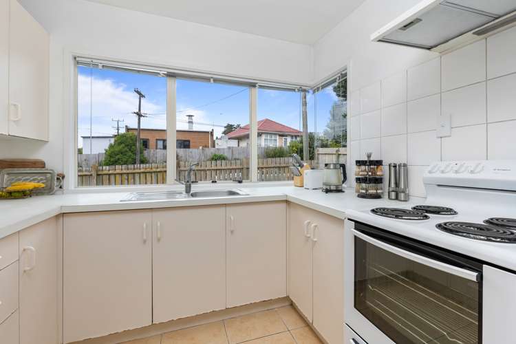 2/178 Lake Road Northcote_6