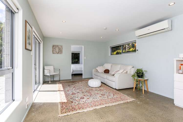 296 Piha Road Piha_68